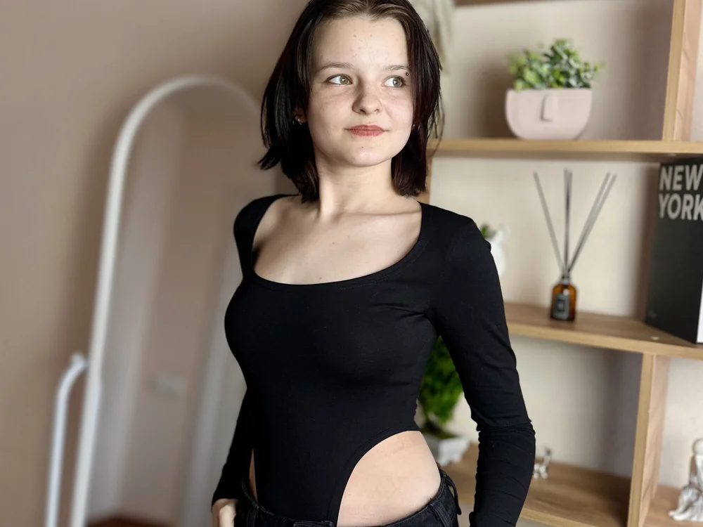 JulianaHane offline chatrum