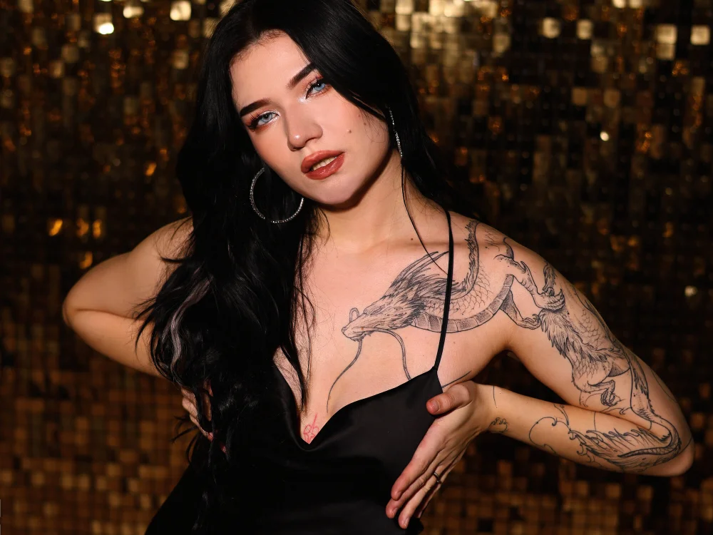 EleanorWinterly's Offline Chat Room