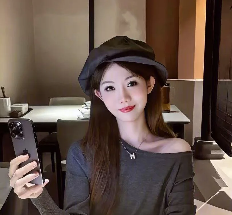 Laura_520 Chat XXX Ngoại tuyến