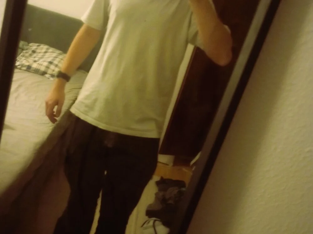 _whoisthatguy_ offline XXX-chat