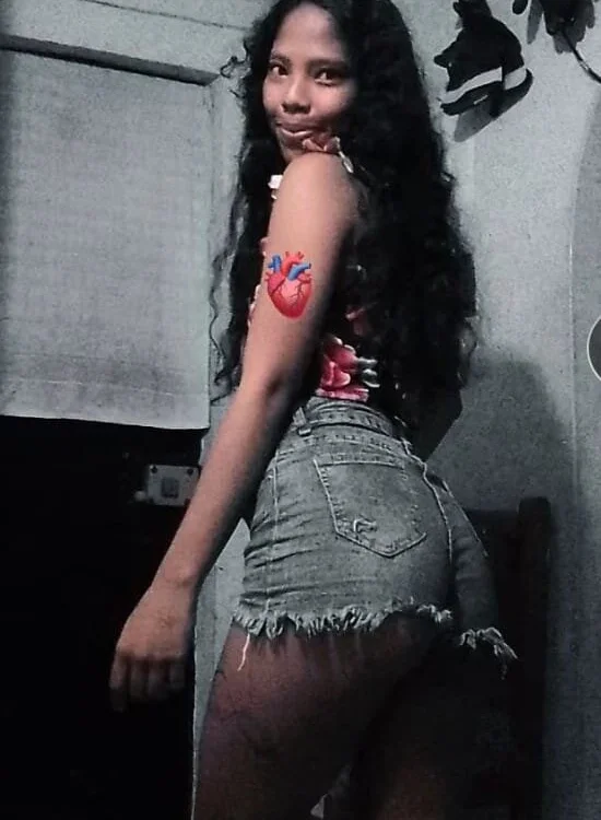 Offline chatovací místnost violet_brunnette