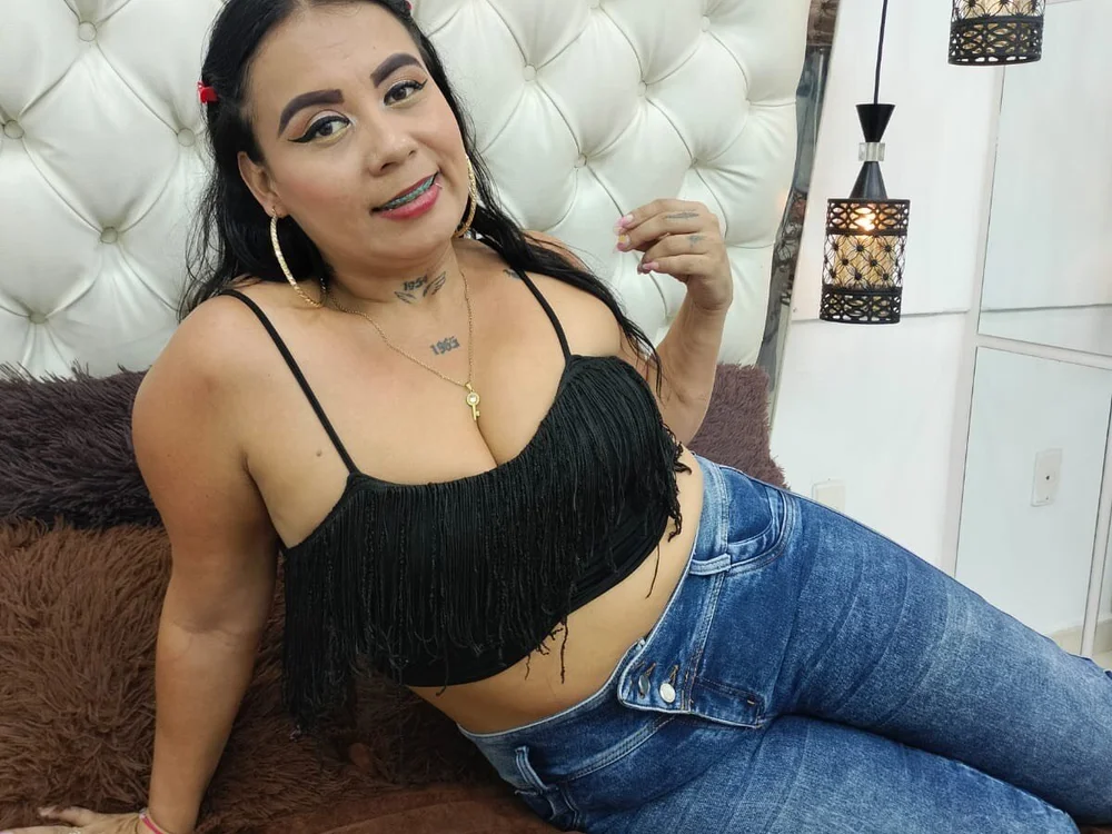 Tiara_cortes9 offline chatrum