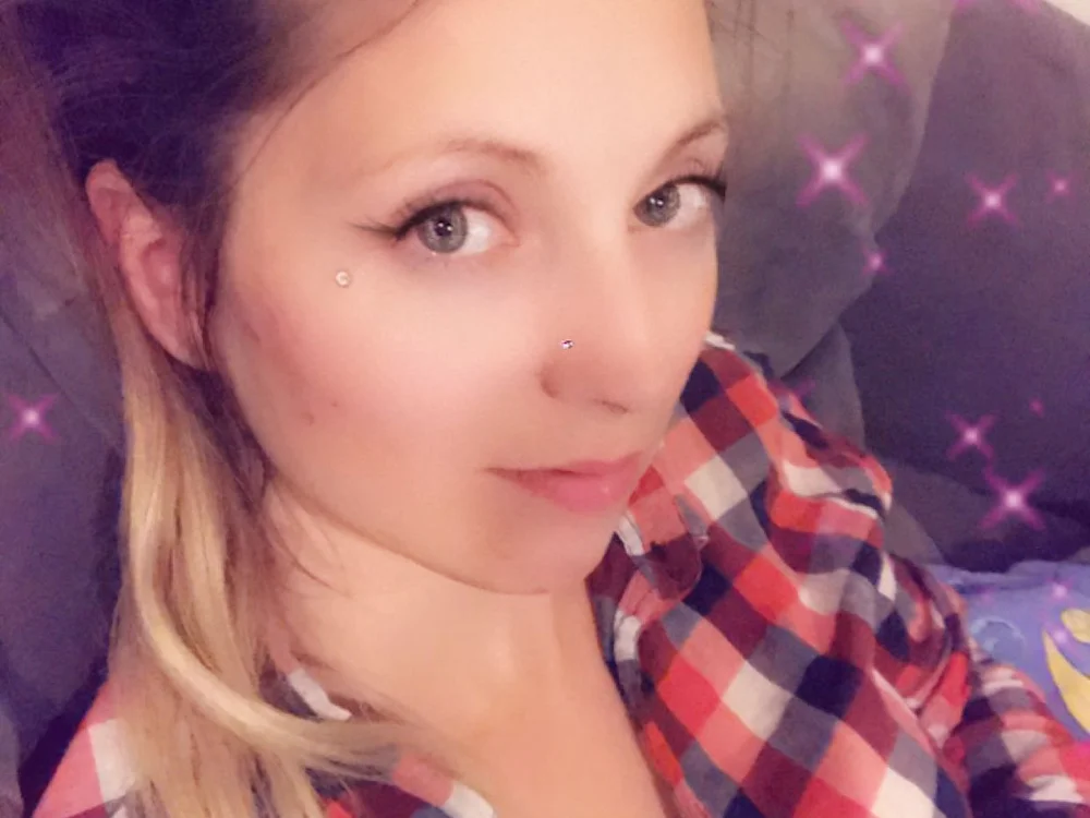 FiftyShadesOfPrincess' Offline Chat Room