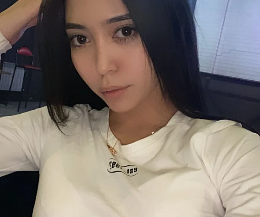 fabulous_yonhee's Offline XXX Chat