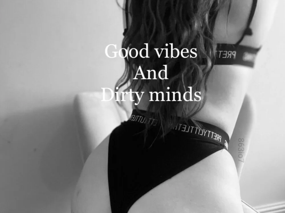 Rose_London Adlı Modelin Çevrimdışı XXX Sohbeti