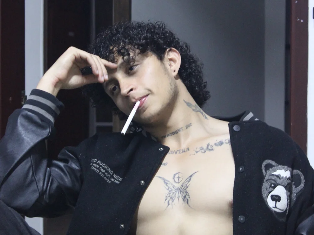 JayTaylorr: офлайн-секс-чат