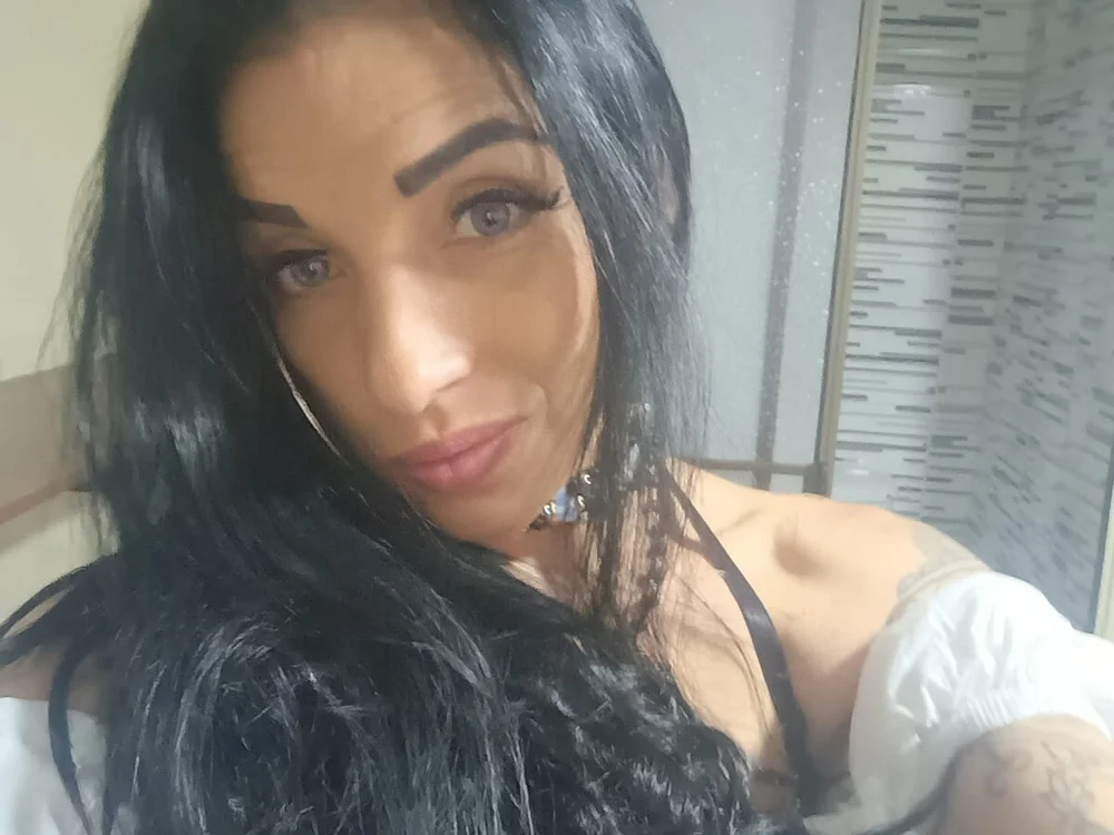 lagatuela_25 offline chatrum