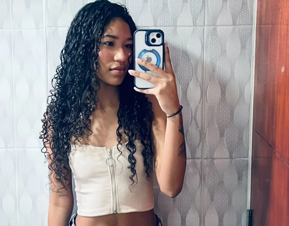 kiara_14's Offline Chat Room