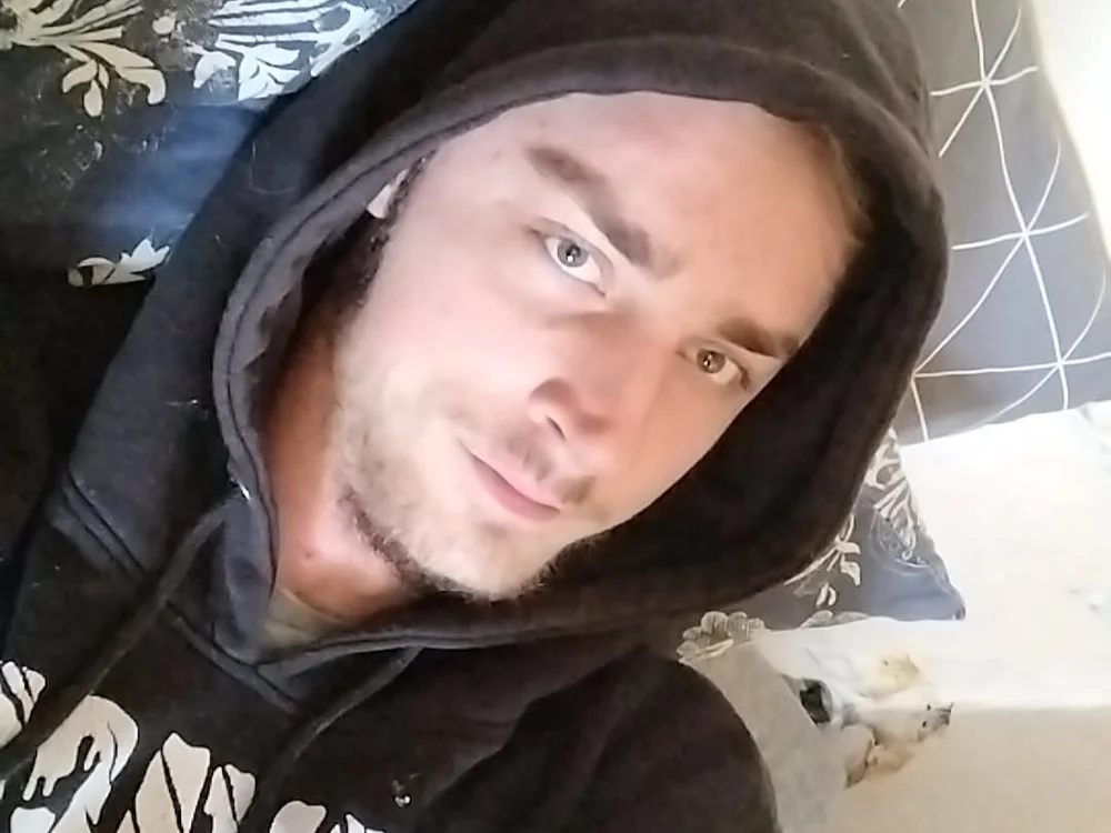 az25900's Offline Chat Room