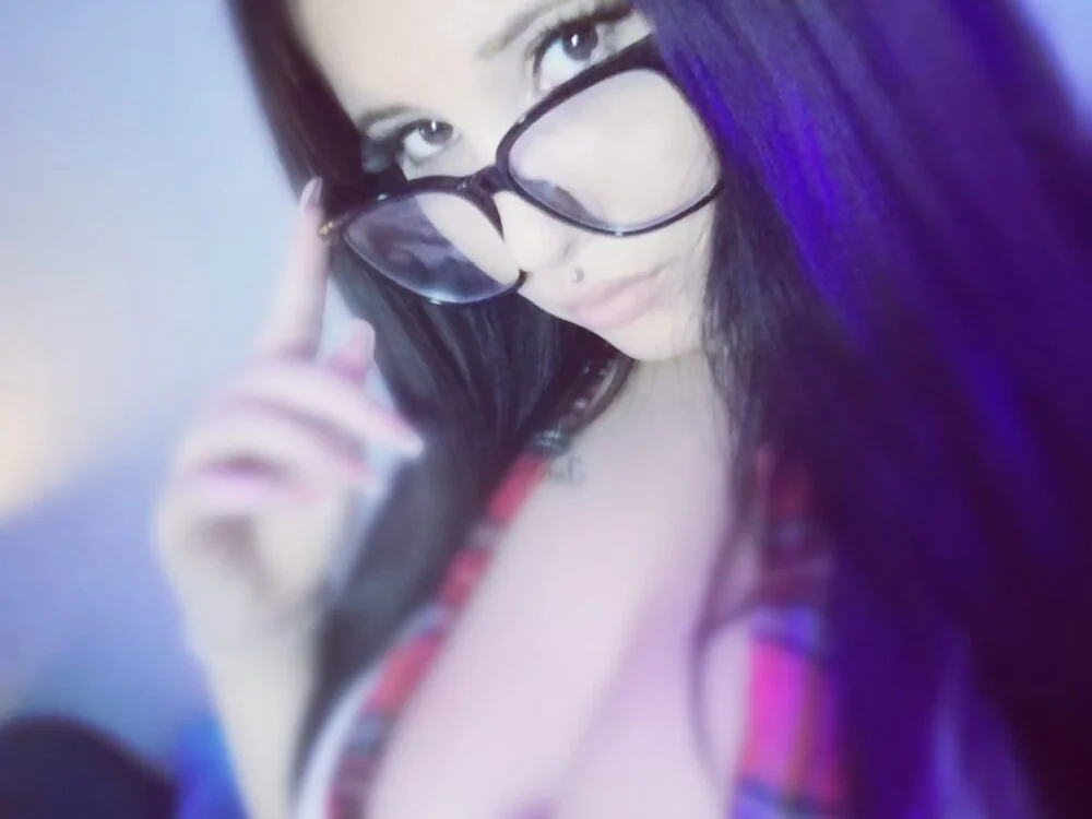 Офлайн-чат XXX AdelineRosa