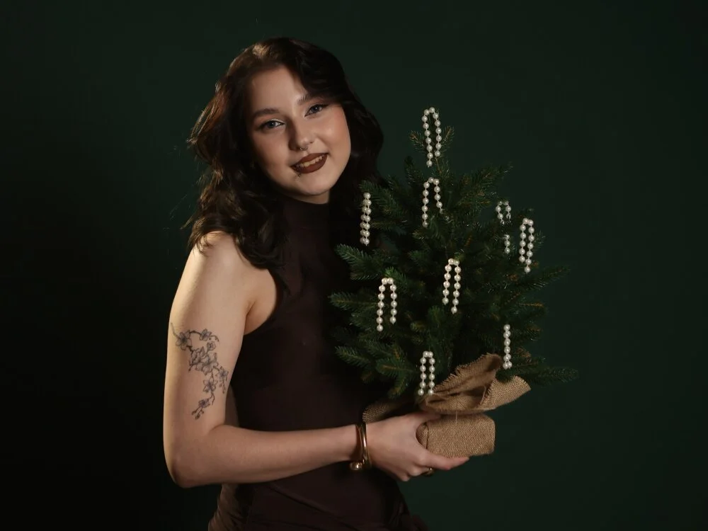 TinnaBurton Chat XXX offline