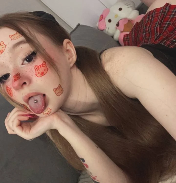 lilMollyStuart's Offline Chat Room