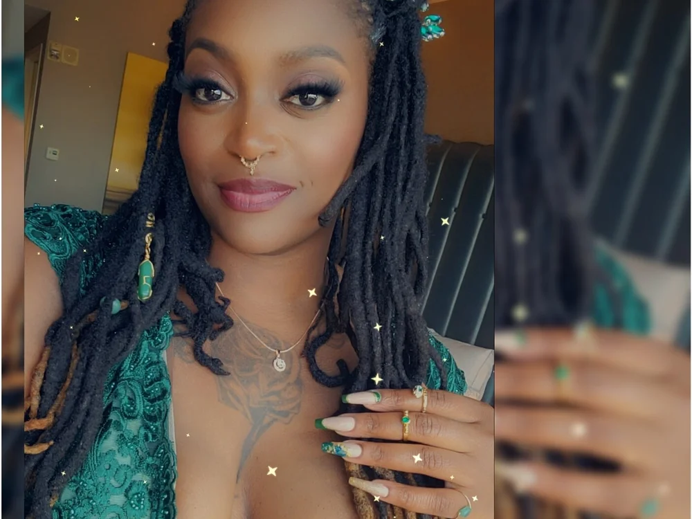 LeopardGoddess' Offline Chat Room