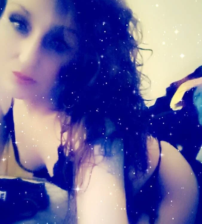 Offline chatovací místnost SheWhoLovesSuknDick