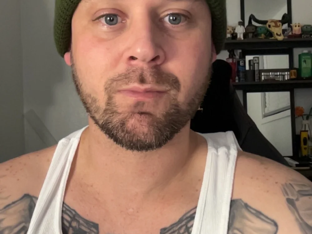 raw2playy's Offline Chat Room
