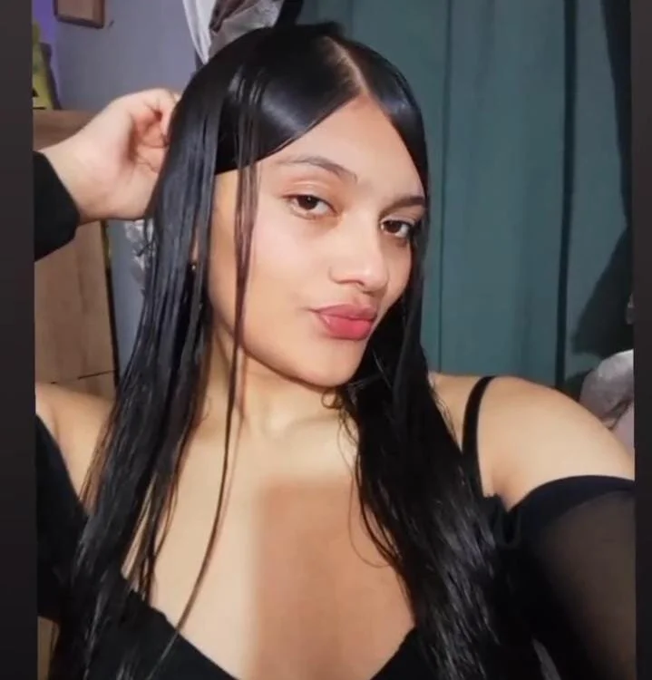 Nilaa_Mills offline chatrum