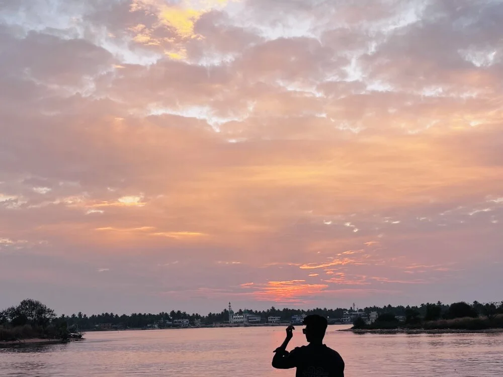 Theyoung_huge_dick's Offline XXX Chat