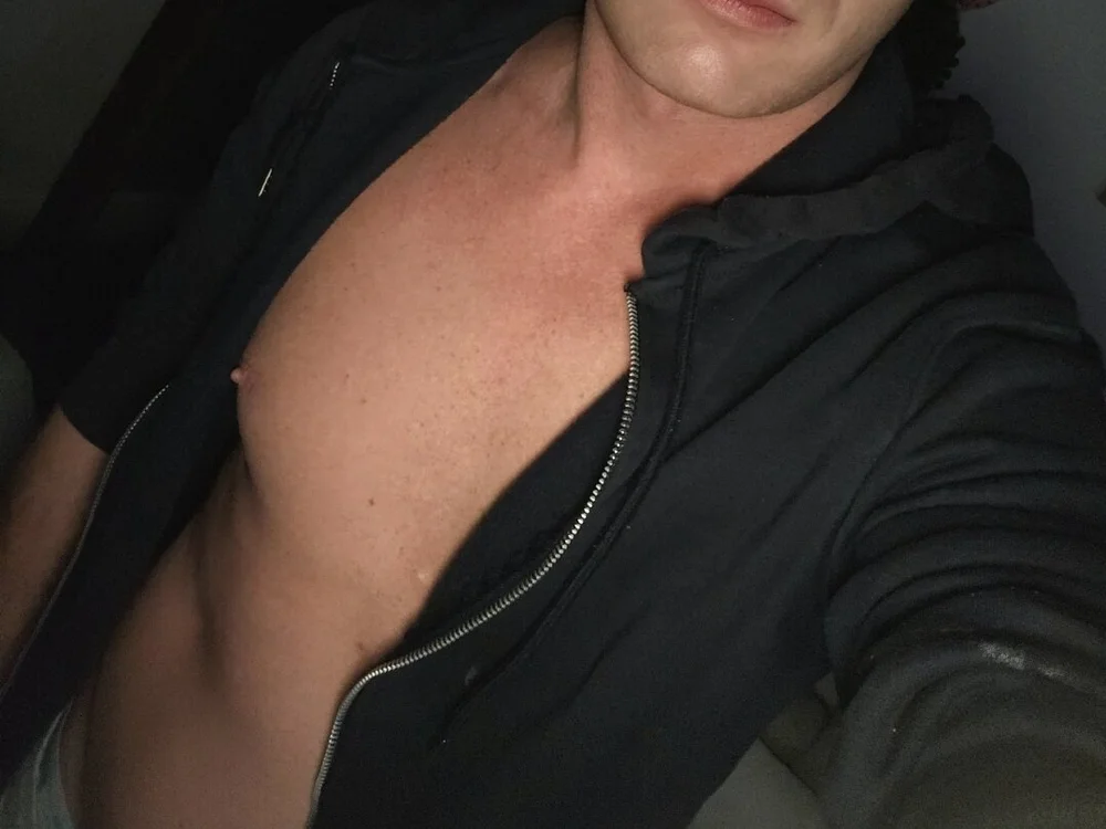 Dannylad33 offline chatrum