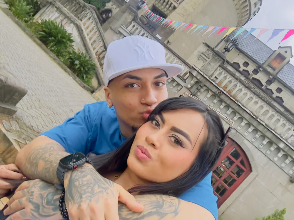 Offline XXX chat UR_LATIN_BUSHY_GUYS