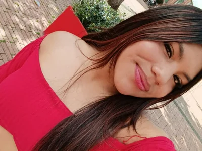 Camilarose_cs69 Female Petite Cam Nude