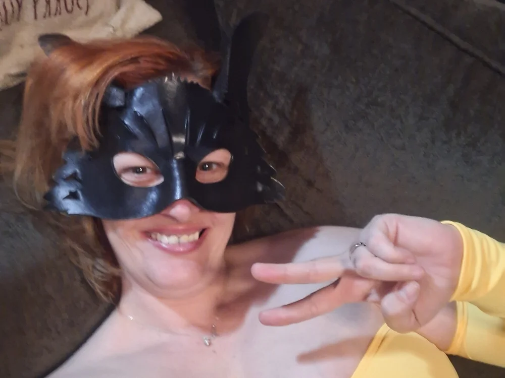 Alt_Foxx_'s Offline Chat Room