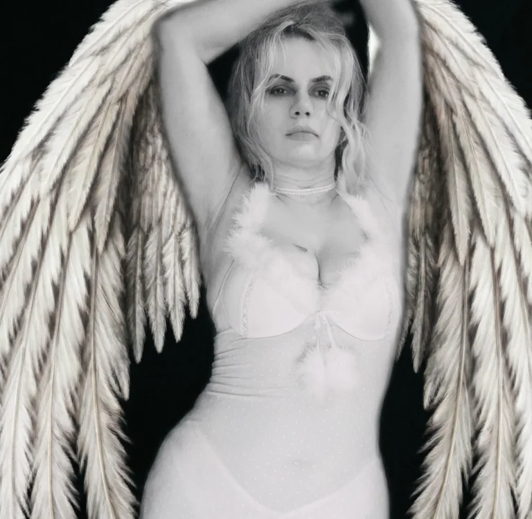 RebeccaDarling cam model