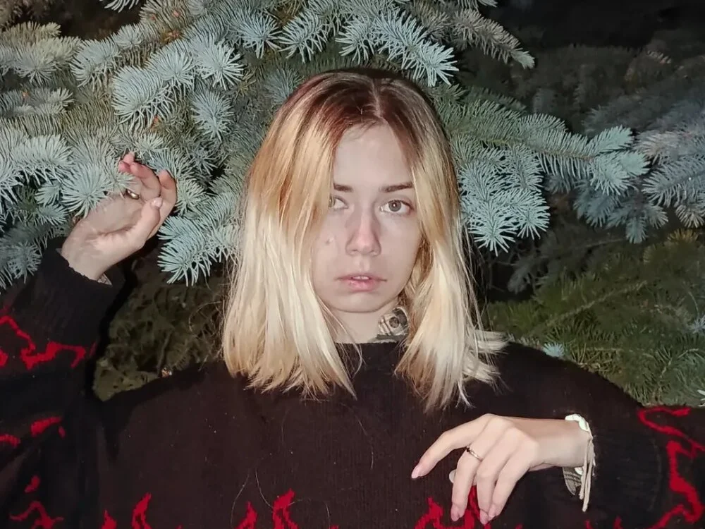 Witching_Moon's Offline XXX Chat