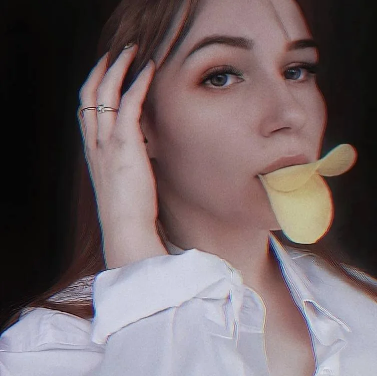 EdithaChasey's Offline Chat Room