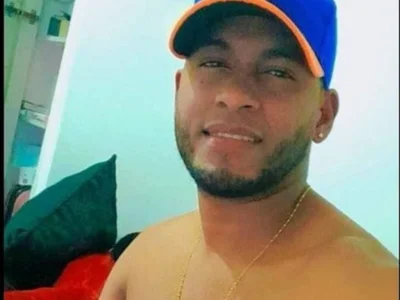 Alejandro_1822 Male Top Free Cam Strip
