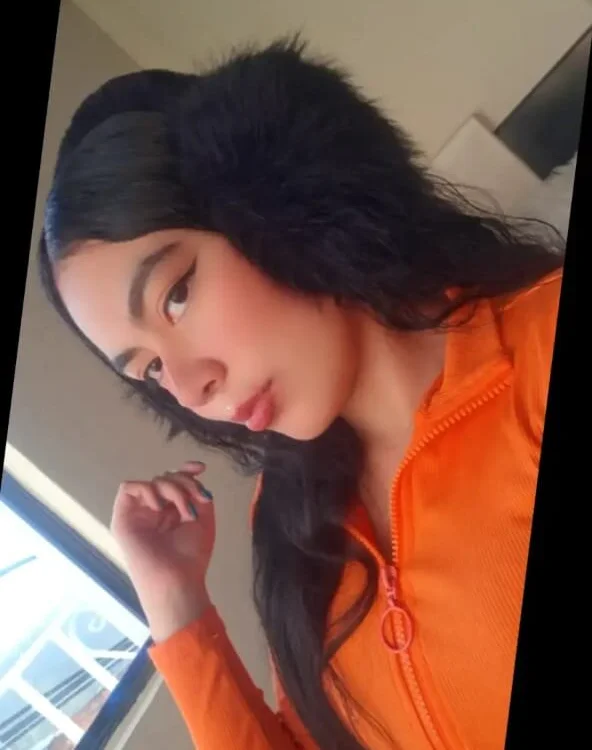 dania_b_'s Offline Chat Room