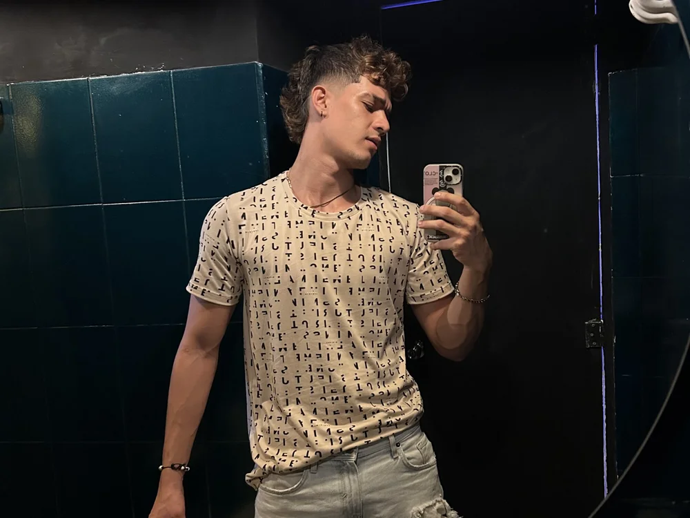 دردشة cristofer- الجنسية دون اتصال