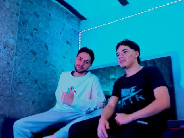 Aaron_and_joshua Offline XXX-chat