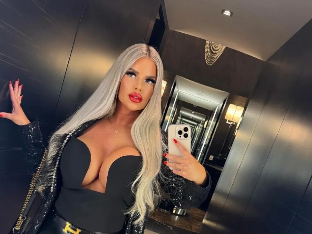 anna_kournikova Offline XXX-Chat