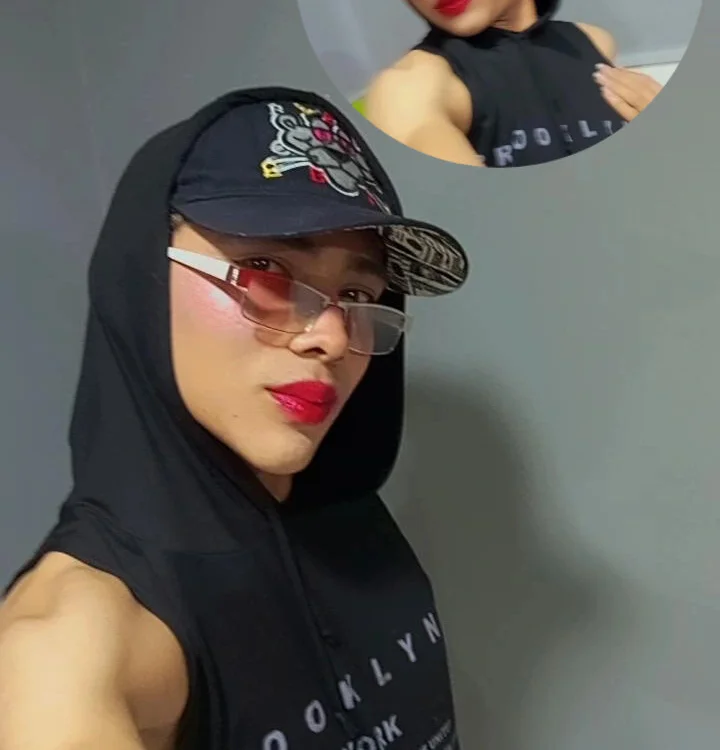 machiserotic's Offline Chat Room