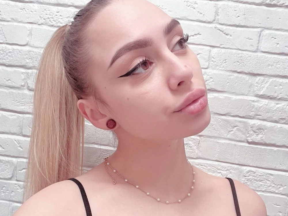 AshleyFrazier's Offline Chat Room