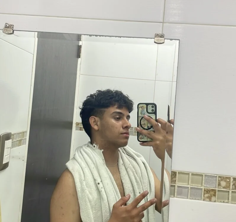 ho77y_chub Chat XXX offline