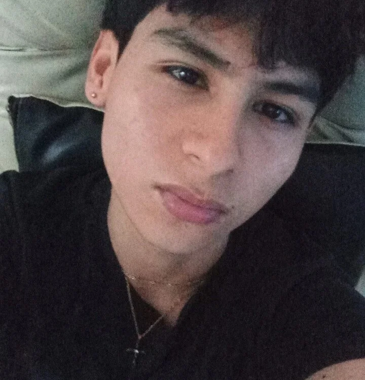 kaneky_07 Offline XXX Chat