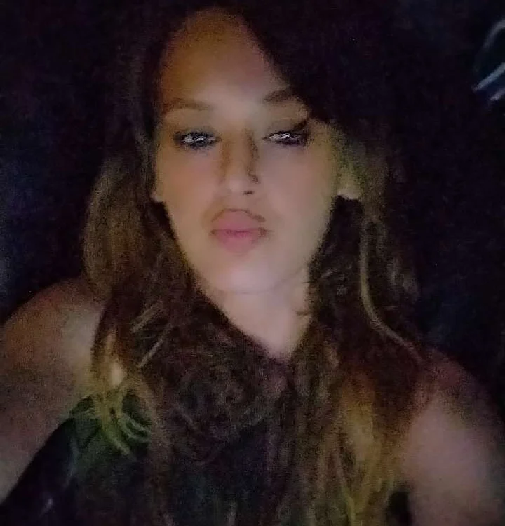 SlayQueen85's Offline Chat Room