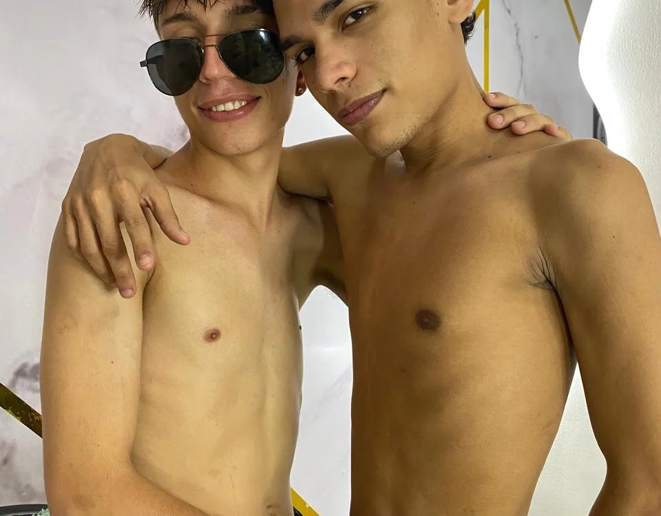 KISS_GUYS1's Offline XXX Chat