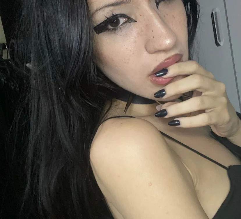 Offline chatovací místnost gothgf