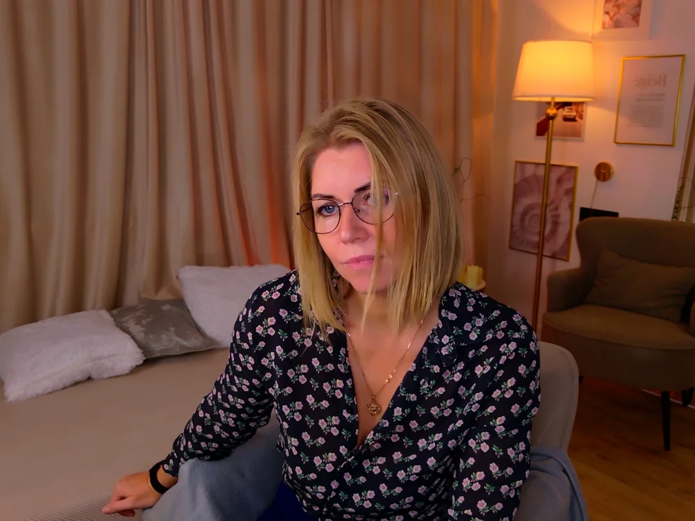XXX chat uživo modela Annie_Light