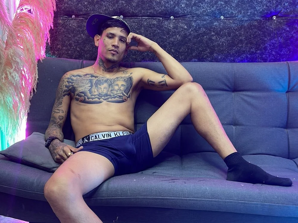 Winsord_Bigcock's Offline XXX Chat