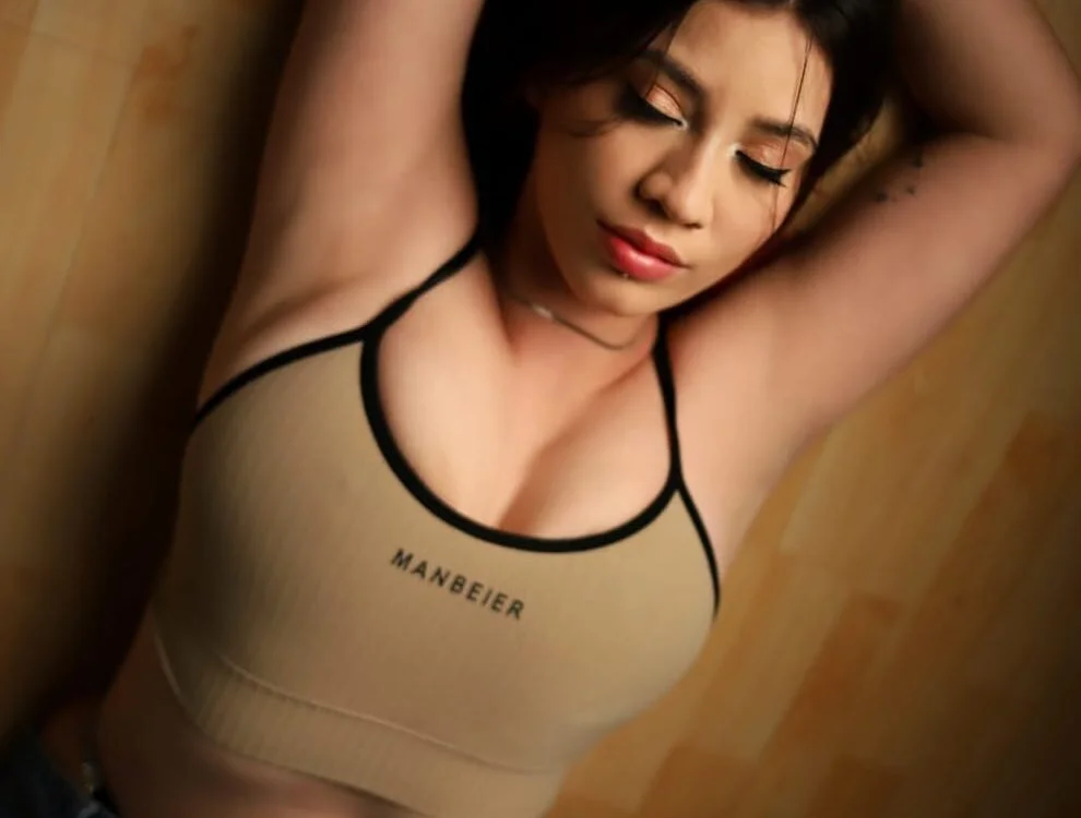 Rebeca_xs Chat XXX Ngoại tuyến