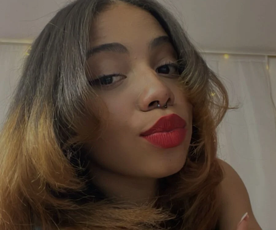 yumi_hanna's Offline XXX Chat