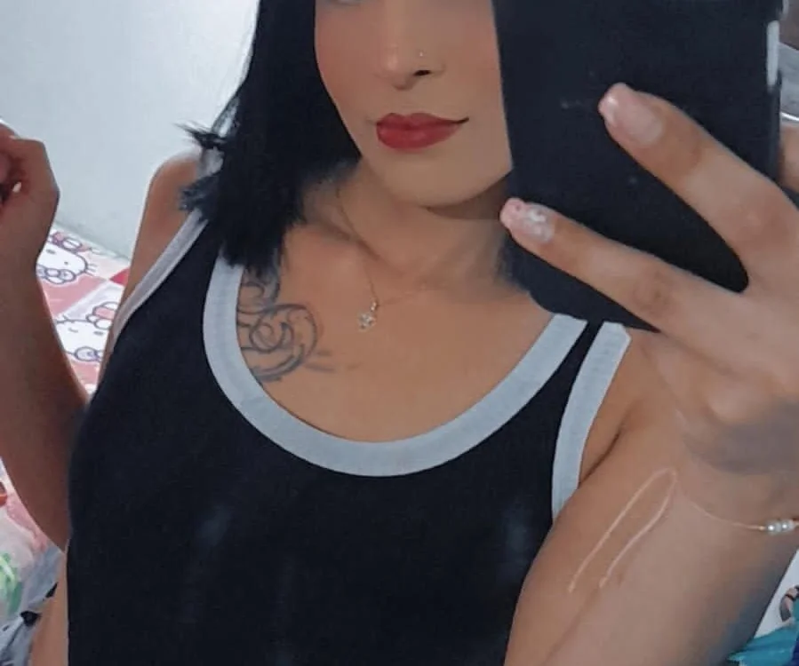 BabyLipsTGirl's Offline XXX Chat