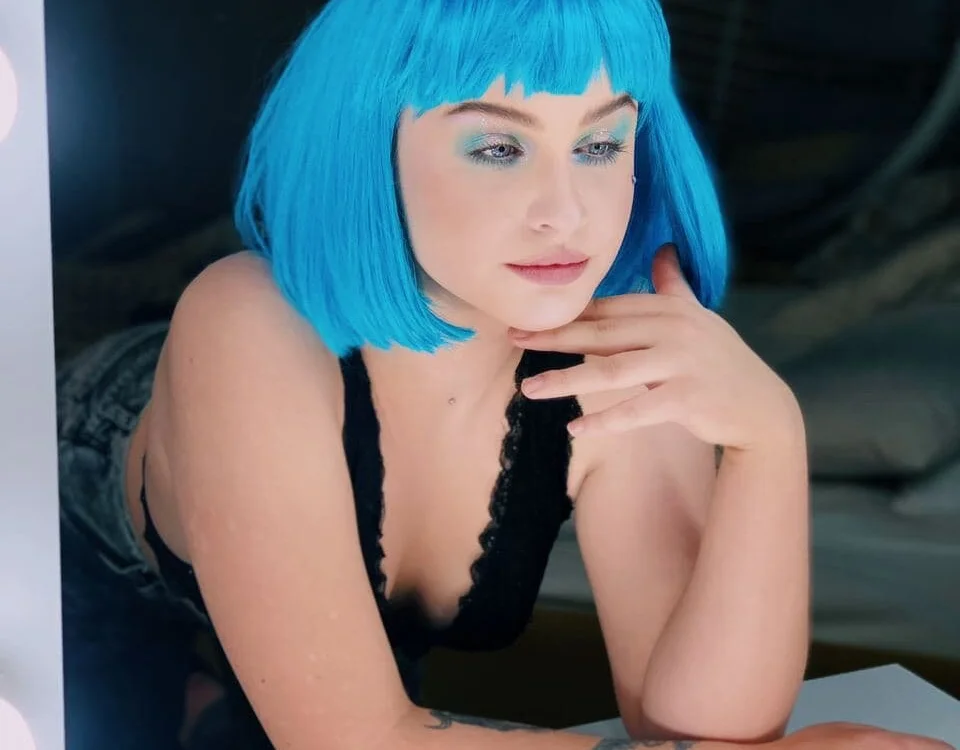 AmberStonem's Offline Chat Room