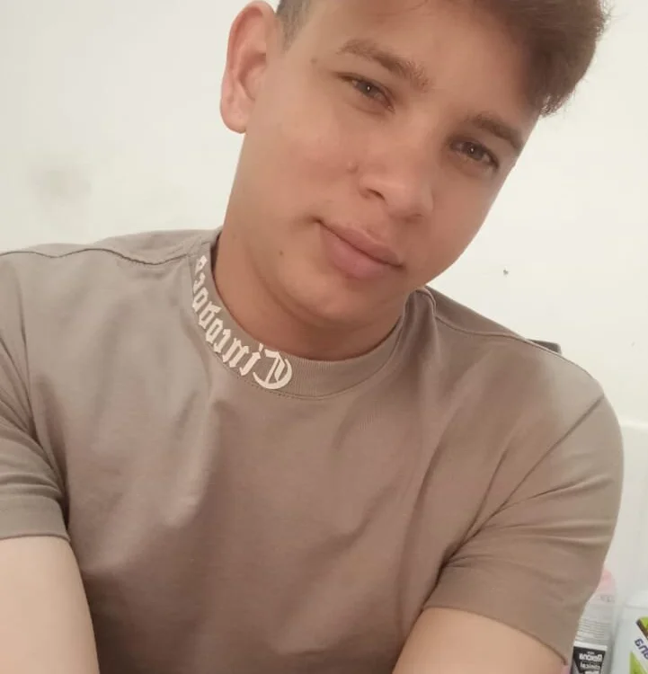 Daniel_Moncada's Offline Chat Room