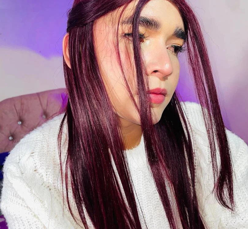 isabella_vogue Offline XXX-Chat