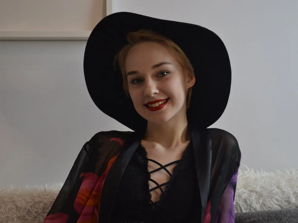 AdelineCouture's Offline XXX Chat