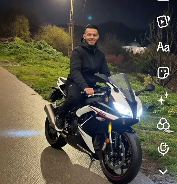 Diaaeddne Chat XXX offline